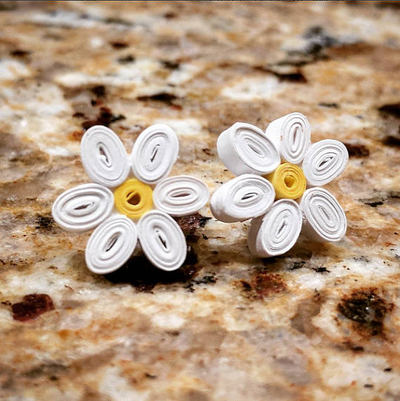 Quilled Paper Daisy Flower Stud Earrings